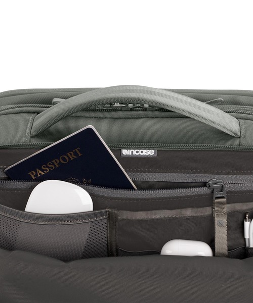 デイバック リュック INCO100682-SIV Incase A R C Travel Pack - Smoked Ivy メンズ レディースの画像