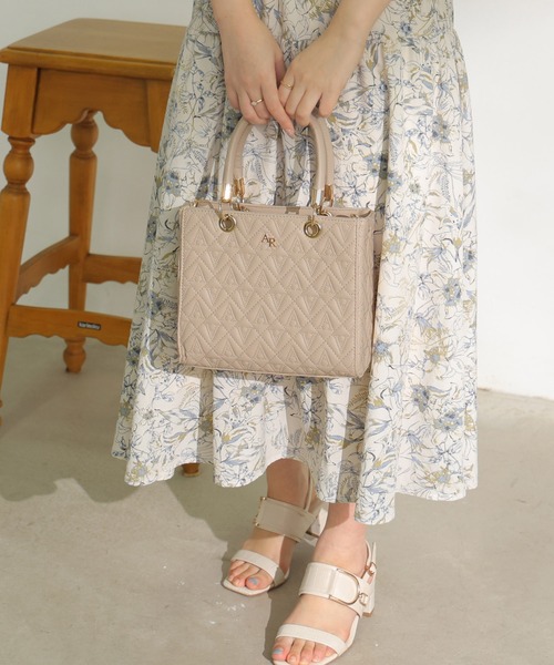 ソルプレーサ❤キルティングショルダートートバック❤グレージュ❤ ALTROSE トートバッグ 2WAY トート ショルダーバッグ スクエア