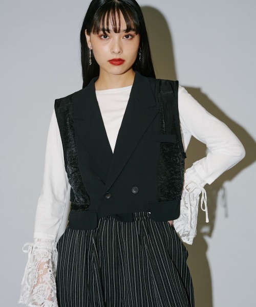 ella エラ　ドビークロスフリルジレ　ベスト　黒 未使用】ella _selectshop エラ ドビークロスフリルジレ - メルカリ