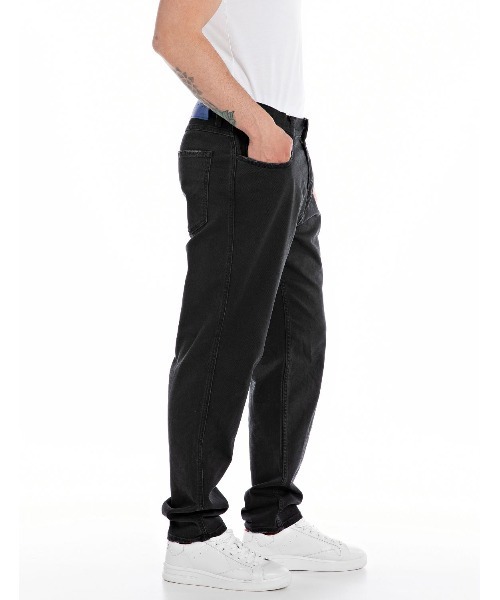 REPLAY（リプレイ） ジーンズ リラックステーパードSANDOTブラック