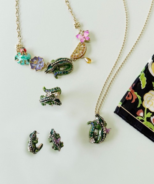 レア♪ アナスイ バンビ ディズニーコラボ　ロングネックレス ANNA SUI いちごモチーフ ロングネックレス SAMN199665XR