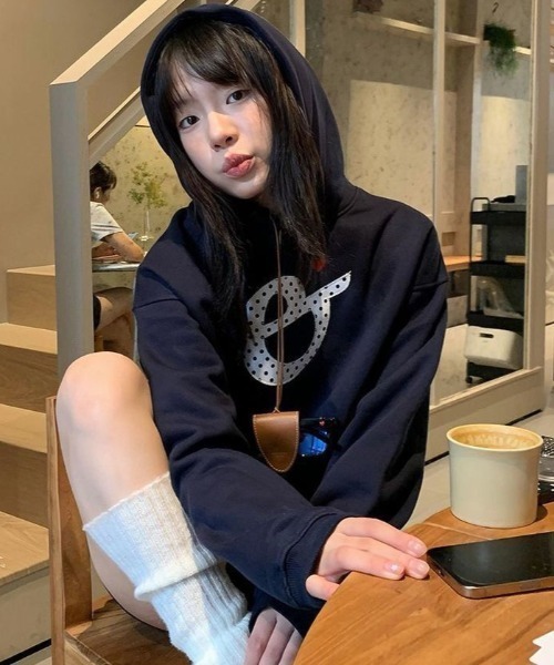 SHEENA（シーナ） パーカー ドット柄ワッペン刺繍ロゴオーバーサイズ