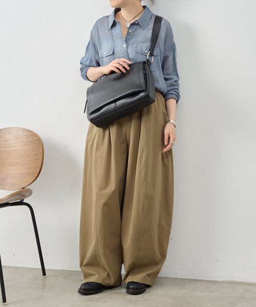 グレー レザー ボディバッグ BEARDSLEY（ビアズリー） ショルダーバッグ バッグ 「本革」ラージ