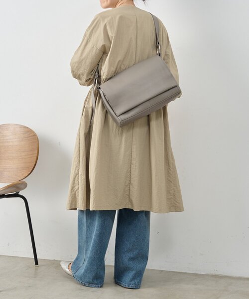 新品　BEARDSLEY ショルダーバッグ　ボディバッグ 　トープ　正規品　本革 BEARDSLEY（ビアズリー） ショルダーバッグ バッグ 「本革」ラージ