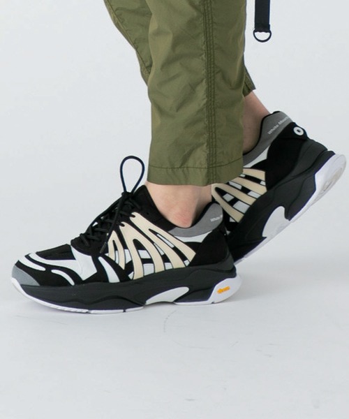 WHITE MOUNTAINEERING（ホワイトマウンテニアリング） スニーカー 