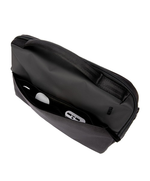 incase（インケース） ショルダーバッグ INCO100736-BLK Incase A R C