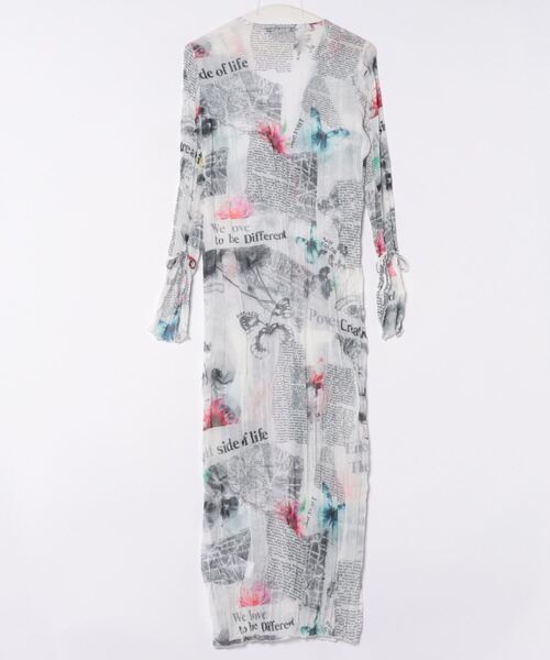 デシグアル Desigual テキストと花のブラウス （ホワイト） デシグアル Desigual テキストと花のブラウス （ホワイト