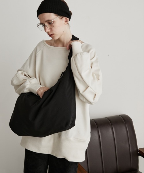 Auntie Rosa Holiday（アンティローザホリデー） ショルダーバッグ