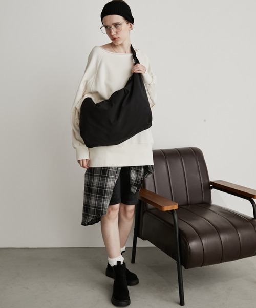 Auntie Rosa Holiday（アンティローザホリデー） ショルダーバッグ