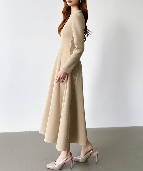COCOMOMO ワンピース 動くたび美しい、上品シルエット。 Vネックフレア