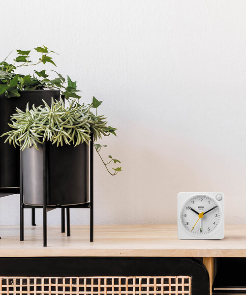 TICKTWAY 掛時計 ホワイト/ブラウン電波時計 BRAUN（ブラウン） 時計 BRAUN ALARM CLOCK WHITE BC02XW : ZOZOTOWN