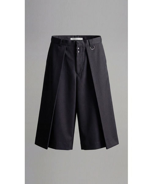 パンツ WOOL GABARDINE TUCKED WIDE SHORTS メンズの画像