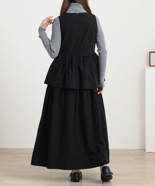 ノースリーブ フリル付き 黒ワンピース FUNALIVE（ファンアライブ） ワンピース ペプラムフリルノースリーブ