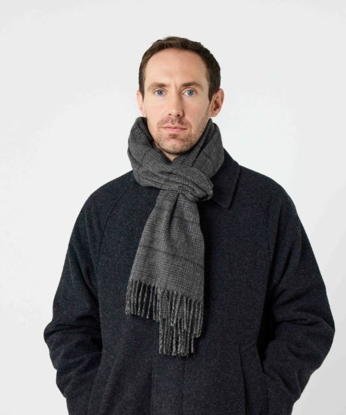 Johnstons of Elgin（ジョンストンズ オブ エルガン） マフラー 「別注