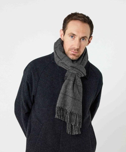 Johnstons of Elgin（ジョンストンズ オブ エルガン） マフラー 「別注