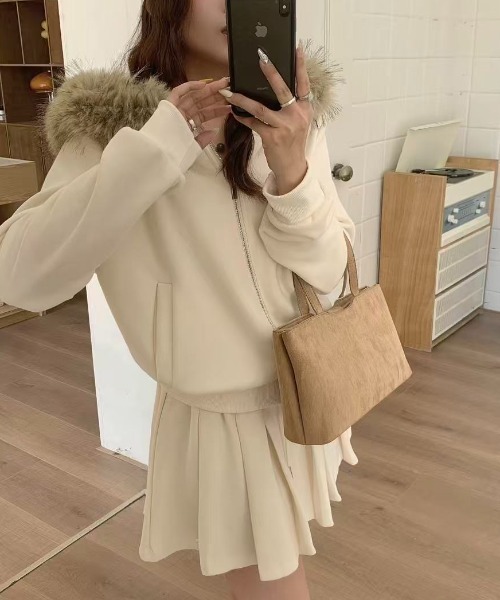 新品★37,400円 蓄熱セットアップ フーディブルゾン＆スカート ベージュM LACーVERT セットアップ ファーフーディーZIPパーカー＋プリーツミニ