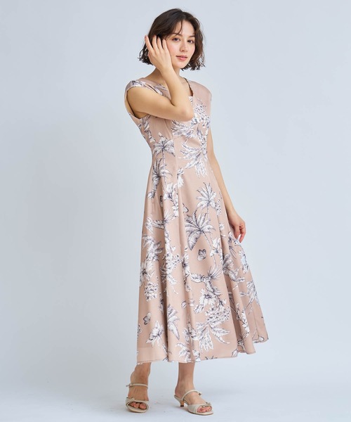 ワンピース ボタニカルプリントワンピースの画像
