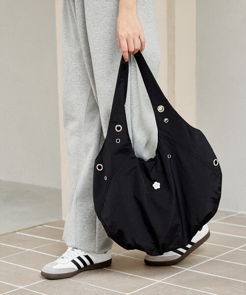 MARY QUANT トートバッグ 黒 大容量 MARY QUANT（マリークヮント） トートバッグ ONE SIZE ブラック