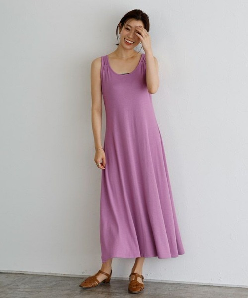 ノースリ ミドル丈 フロントボタン ワンピース 上品 美ライン Pierrot ワンピース 無地ノースリーブ美ラインワンピース
