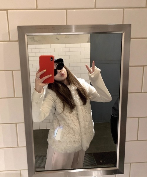 FILA モフモフ フード付きベスト ホワイト ダウンベスト ベスト もこもこフード付きボアベスト レディース