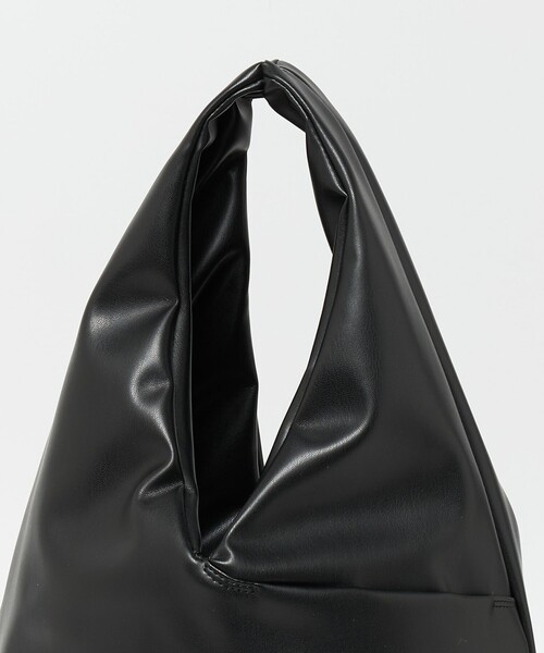 極美品 ブラックショルダーバッグレザー ▽KURO/本牛革 一番使いやすい◎大人のレザーのショルダーバッグ
