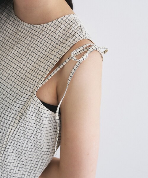 ワンピース shoulder ribbon dressの画像