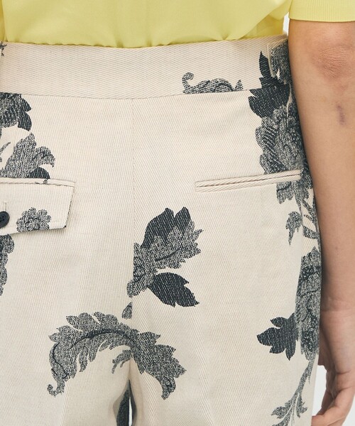 CABaN（キャバン） パンツ モノトーンフラワープリント フレアパンツ