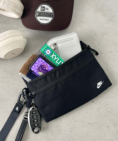 NIKE（ナイキ） ポーチ Nike(ナイキ)/ポーチ クラッチバッグ 薄型 軽量