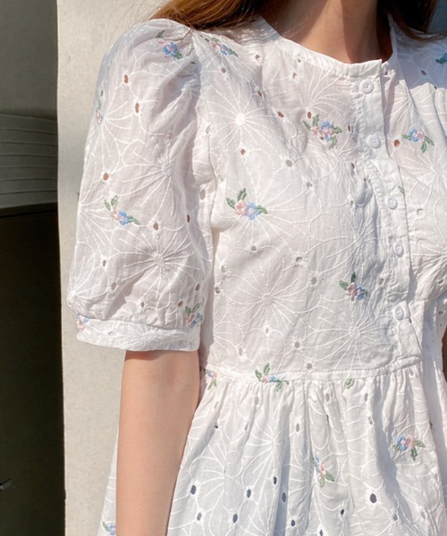 ブラウス シャツ 半袖 フラワー刺繍ペプラムブラウス レディース