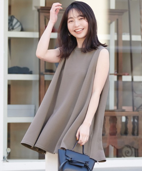 coca（コカ） tシャツ エンボス加工ノースリーブAラインチュニック