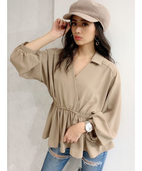 新品GYDAカシュクールペプラムシャツ ジェイダ GYDA GYDA カシュクールペプラムブラウス（ベージュ