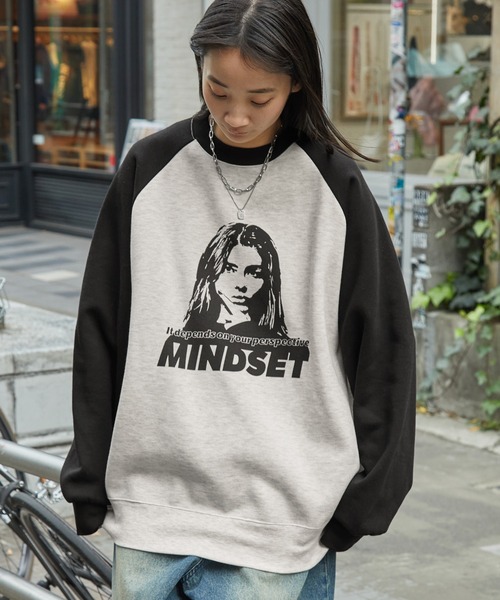 MONO-MART（モノマート） トレーナー スウェット ガールプリント