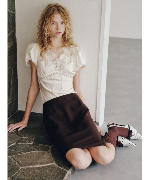LILY BROWN（リリーブラウン） tシャツ 半袖 ヴィンテージレースサテン