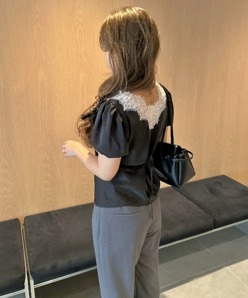 LILY BROWN（リリーブラウン） tシャツ 半袖 ヴィンテージレースサテン
