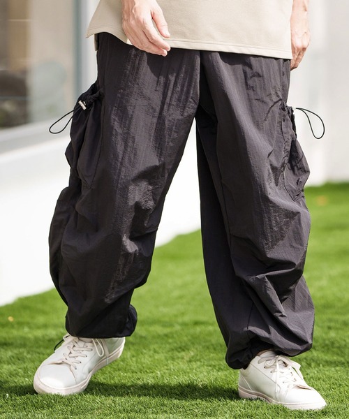 Off-White カーゴナイロンパンツ　ブラック カーゴパンツ Off-White(オフホワイト) メンズ - 海外通販のBUYMA