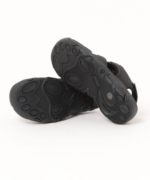 黒いアウトドアサンダル 装飾的な模様 chaco [チャコ] ZX1 YAMPA [ゼットエックスワン] アウトドア