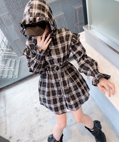 GUCCI フリル フーディーワンピース 黒 M 美品 ライン入り lilLilly（リルリリー） ワンピース チェックフリルフーディー
