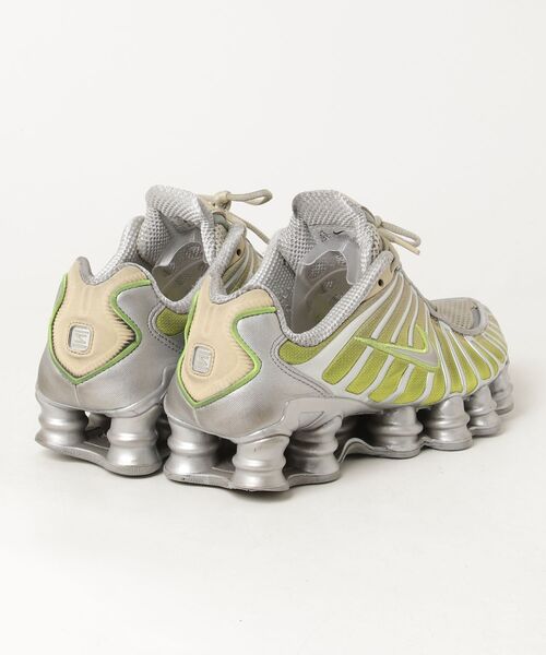 NIKE（ナイキ） ローカットスニーカー 23.5cm ゴールド レディース