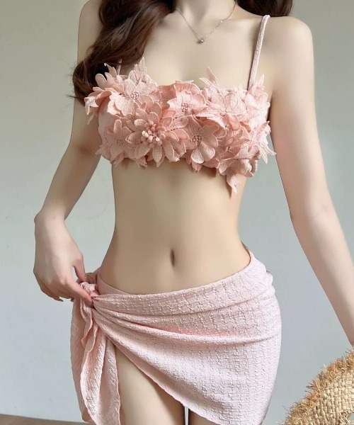 gossip!ロサンゼルス 水着 「Y2Kガーリー」レトロ風 立体フラワー