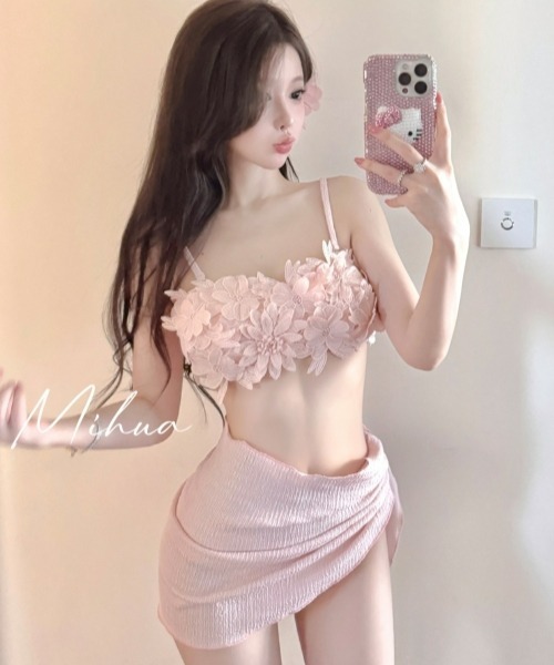 gossip!ロサンゼルス 水着 「Y2Kガーリー」レトロ風 立体フラワー