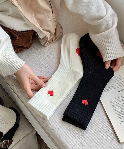 VIBGYOR 靴下 EK639/レディース ハート＆スマイル刺繍デザインクルー