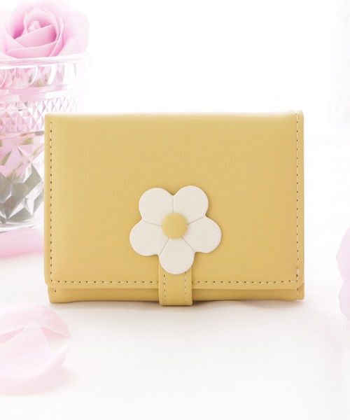 【美品】ANTEPRIMA ピンク 花モチーフ 三つ折り財布　レザー　ウォレット Lace Ladies 財布 デイジーモチーフ付きコンパクト三つ折り