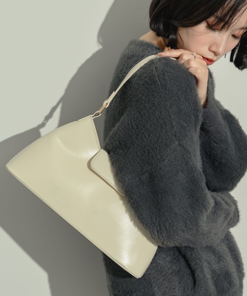 【美品】NEUNA ベルテッドボストンバッグ ブラック NEUNA ボストンバッグ ベルテッドボストンバッグ レディース