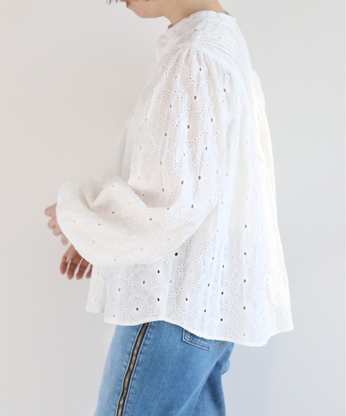 前身頃刺繍　黒のタートルネックブラウス M〜Lサイズ cepo ブラウス シャツ 「前後2way」ボトルネック刺繍ブラウス