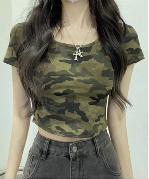 【新品】 sculptor クロップ Tシャツ 迷彩 Mサイズ 新品】 sculptor クロップ Tシャツ 迷彩 Mサイズ