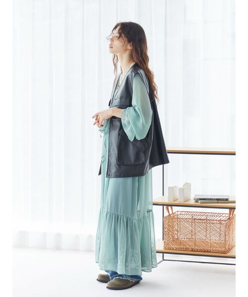 Ungrid（アングリッド） ワンピース フリルデザインエンブロイダリー