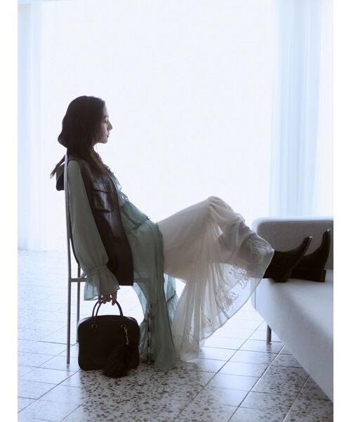 Ungrid（アングリッド） ワンピース フリルデザインエンブロイダリー