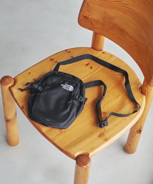 新品　ノースフェイス　THE NORTH FACE ショルダー　ボディーバッグ THE NORTH FACE (ザ ノースフェイス) ショルダーバッグ ロゴ刺繍