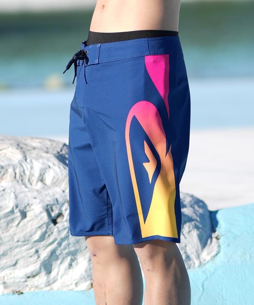 高級ライン　クイックシルバー　quiksilver サーフパンツ　ショートパンツ Quiksilver 水着 QUIKSILVER/クイックシルバー 海パン ボード