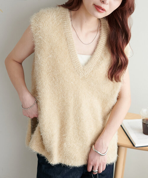 Discoat（ディスコート） ベスト ジレ ライトフェザーヤーンVネック